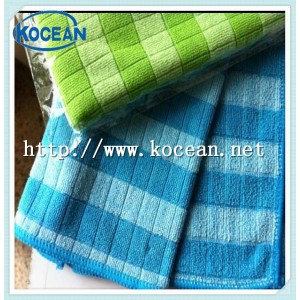 Microfiber bicolor cleaning towel